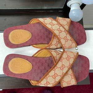 Gucci slides worn 3 times box included and dust bag